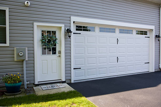 24/7 Emergency Garage Door Panel Replacement experts in Wyboo, SC